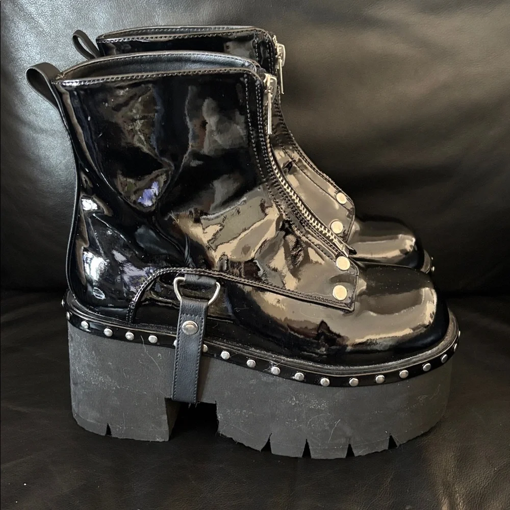 Demonia Ashes 100 Black Patent Faux Leather Combat Boots w/Silver Zipper Sz 9 - Picture 3 of 11